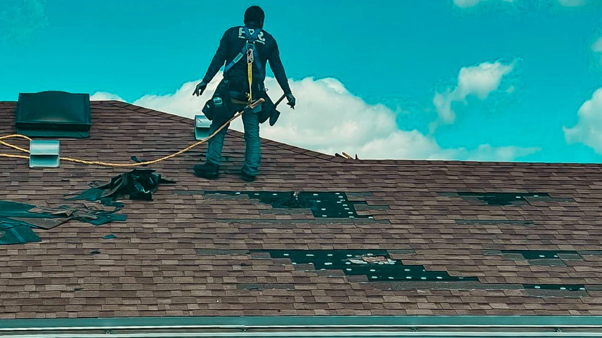 How Roofing Experts Tackle Urgent Roof Repairs